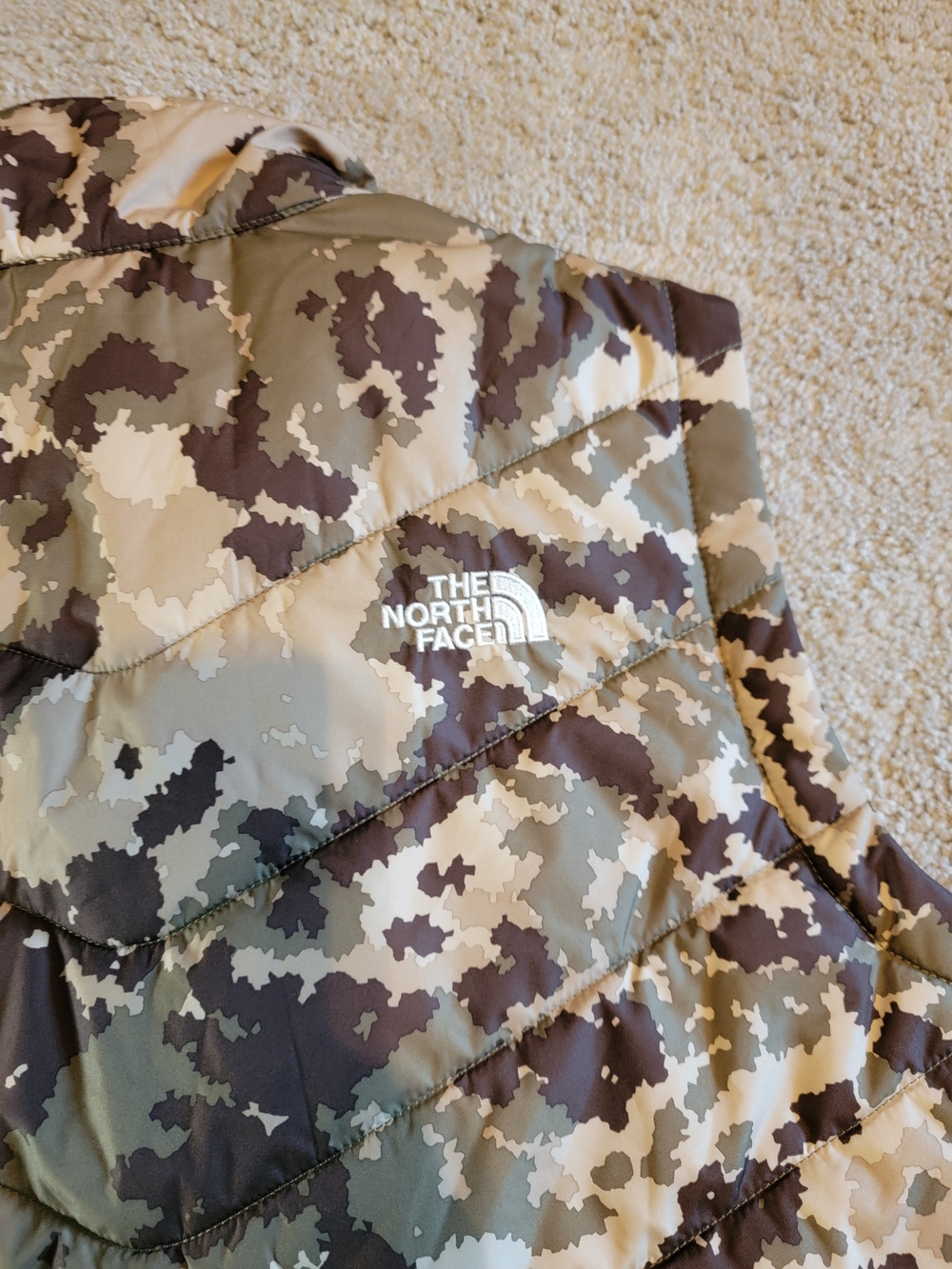 The North Face Camo Quilted Vest - Green/Brown/Tan - Picture 6 of 7